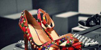 Celebrity make-up artist Gary Cockerill shows you beauty trick